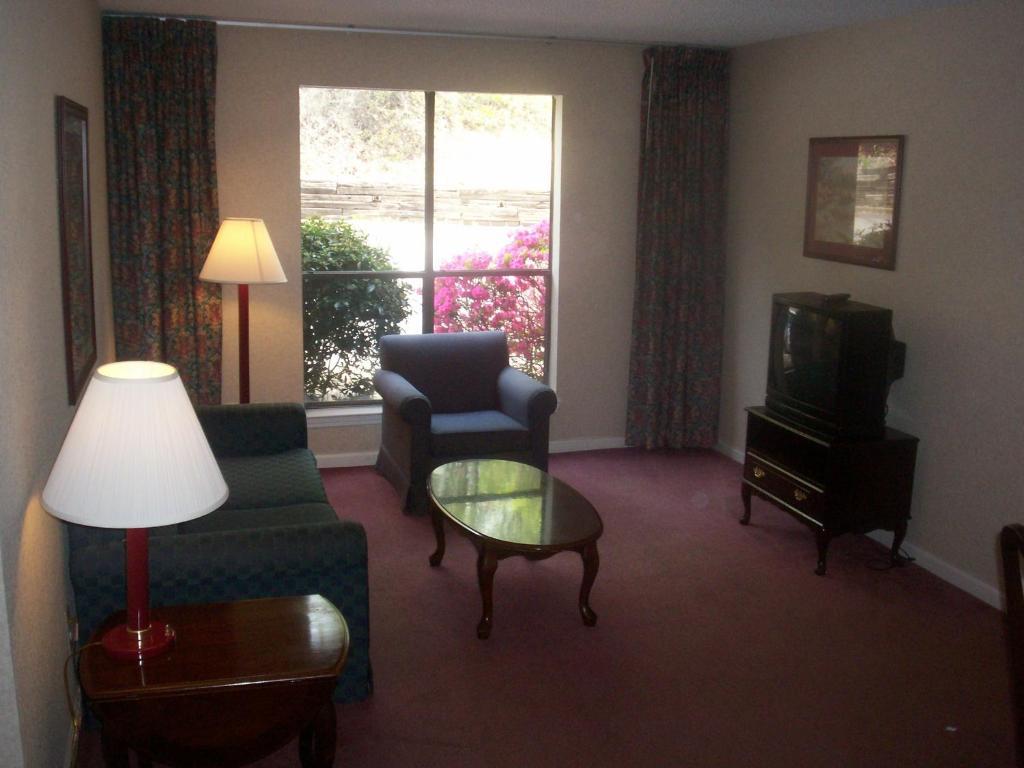 Rime Garden Inn & Suites Irondale Room photo