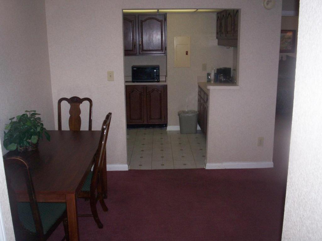 Rime Garden Inn & Suites Irondale Room photo